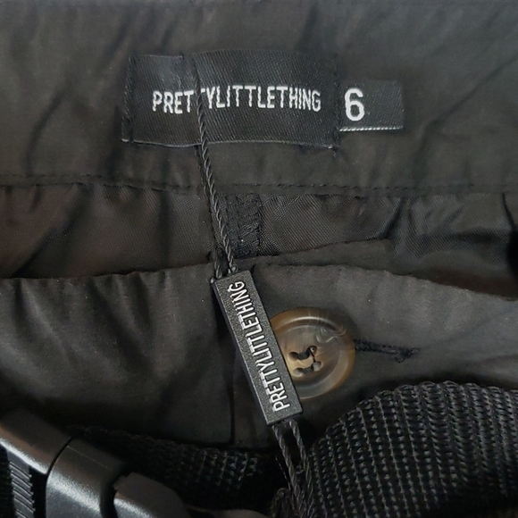 PrettyLittleThing black cargo detail joggers - Picture 8 of 10
